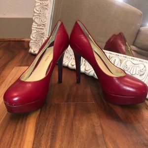 Gianni Bini red pumps
